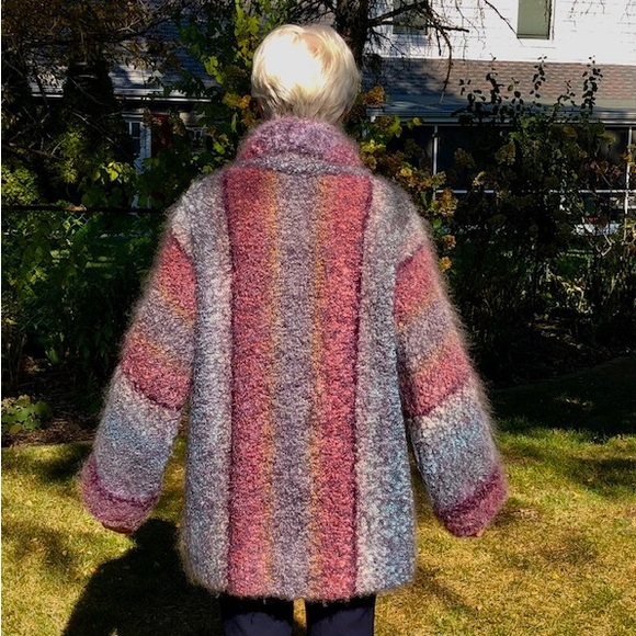 Vintage coat by fiber artist/designer Susan Neal. Fully lined, pockets. Alpaca - Picture 5 of 6